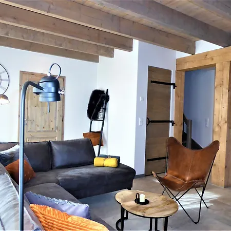 Diamond 6 Person Wifi Near Lift *