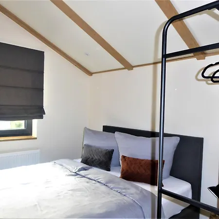 Diamond 6 Person Wifi Near Lift *